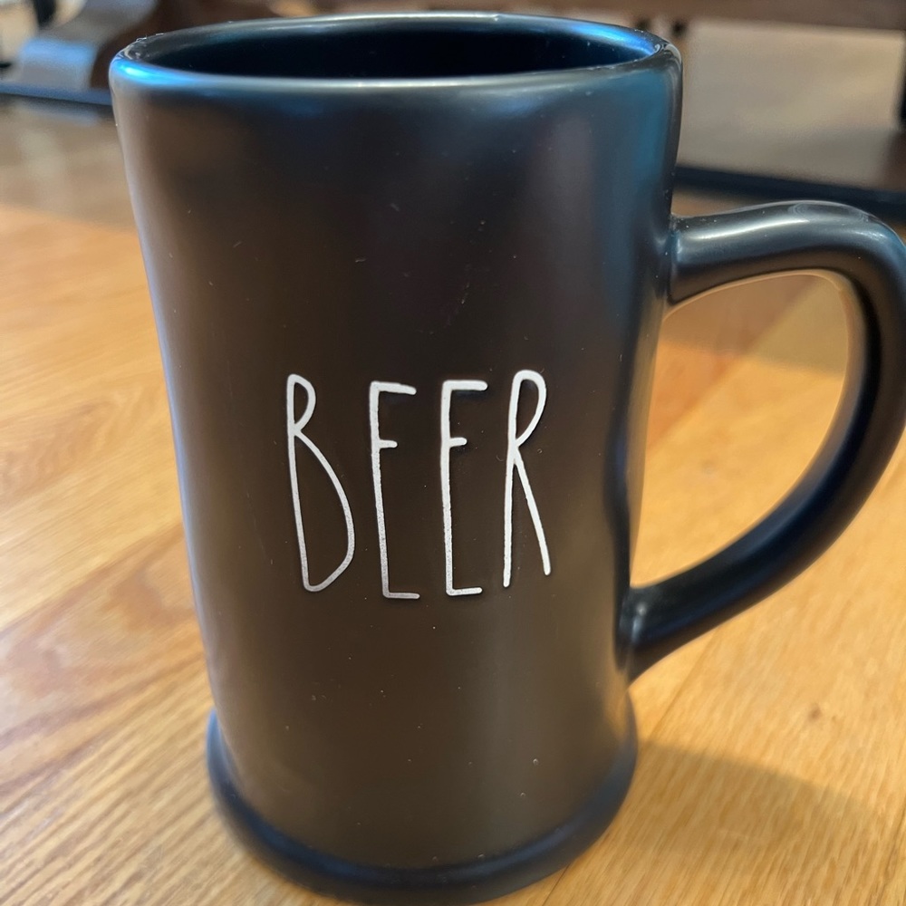 - Kitchen beer mug Rae Dunn